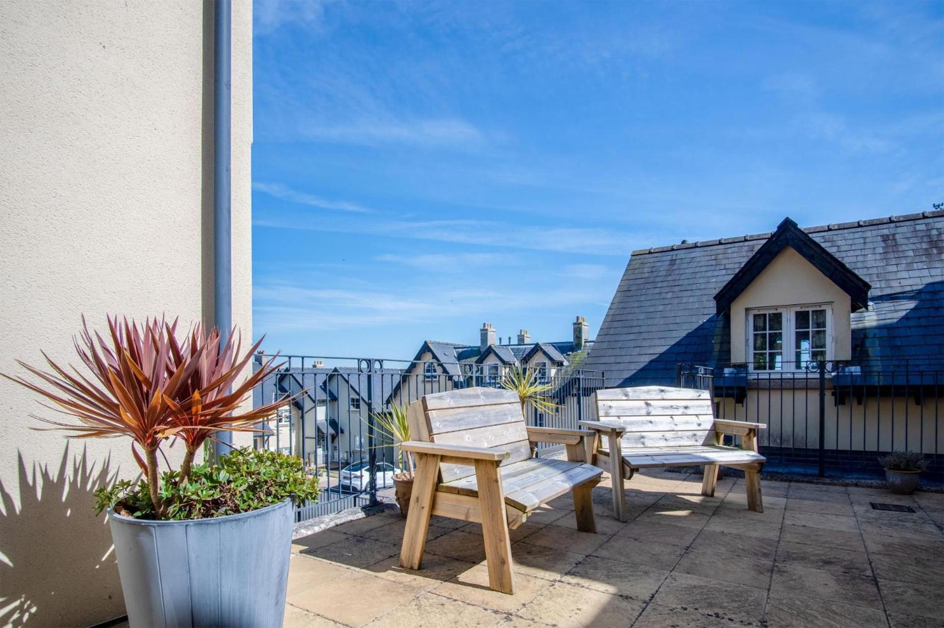 Minarvon - 2 Bedroom Apartment - Saundersfoot Exterior photo